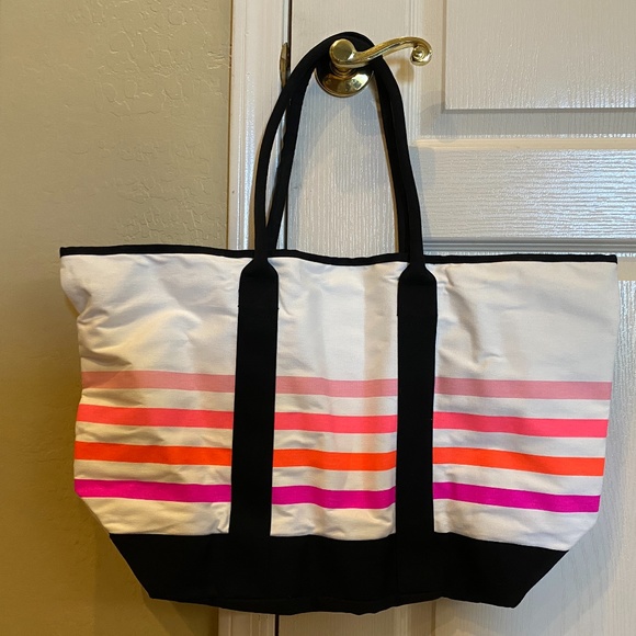 NWOT Victoria Secret Weekender Tote Bag - Picture 3 of 5
